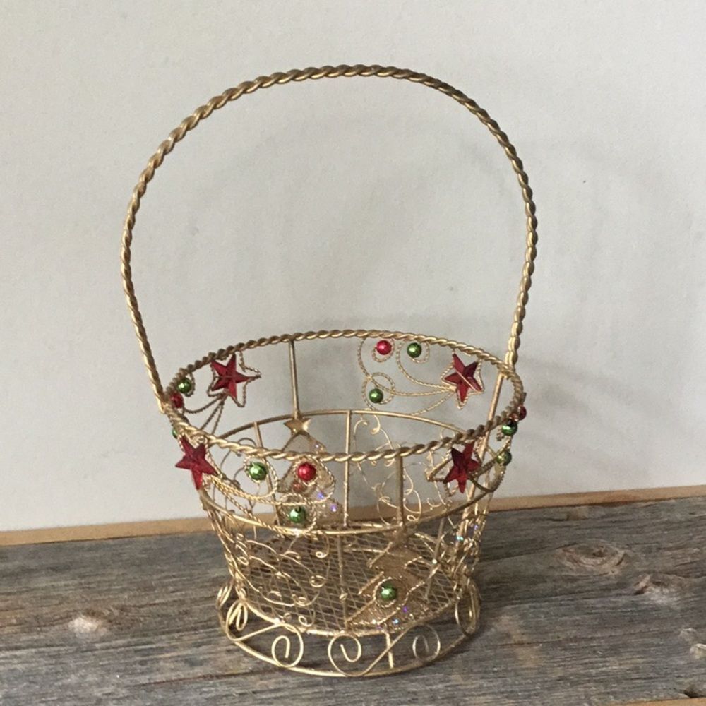 Christmas basket with handle classic gift Xmas 10" tall